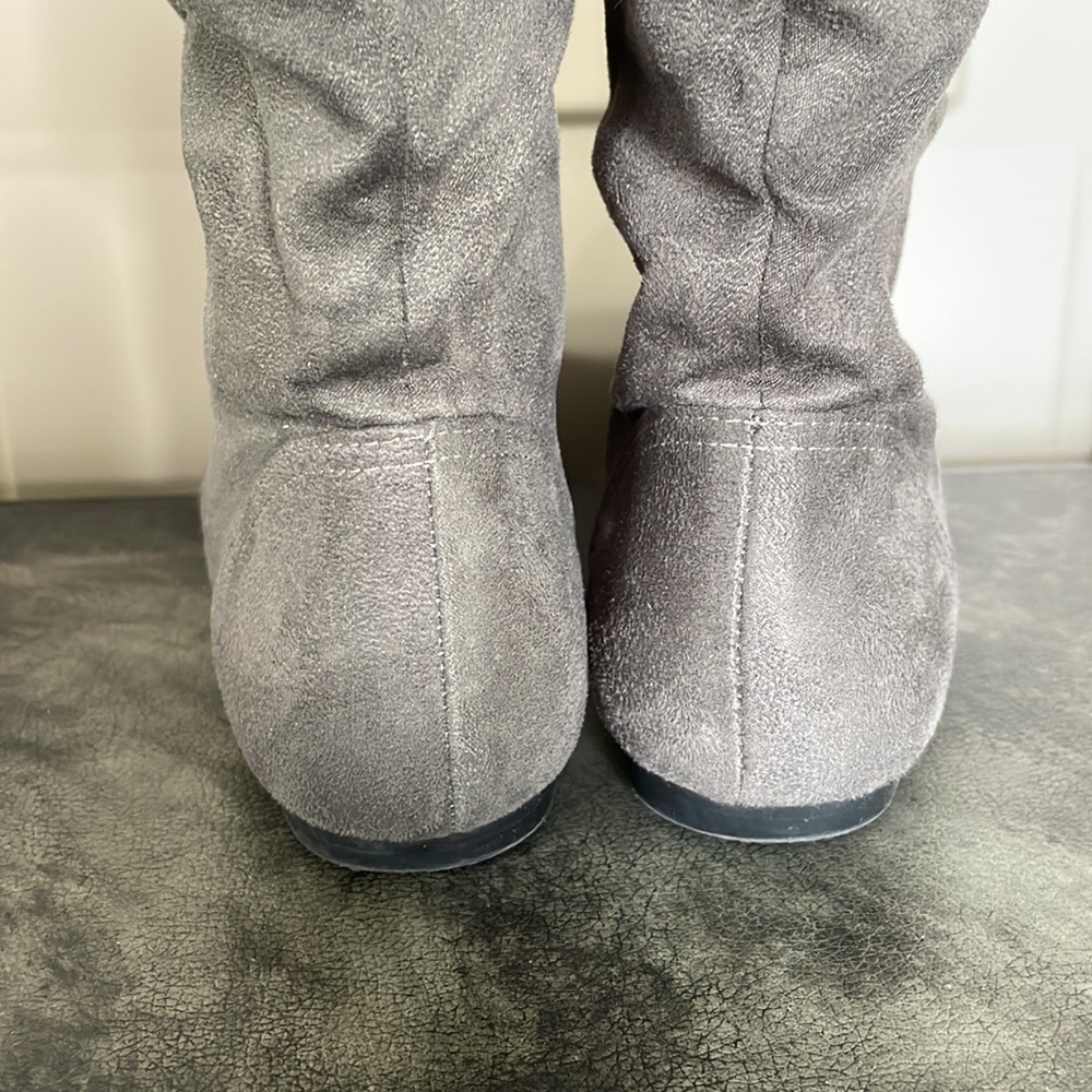 American Eagle Slouch Boots Gray Flat Pull On Siz… - image 5